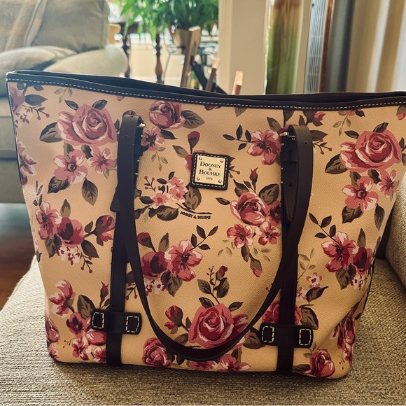 Dooney & Bourke Large Floral Tote Like New Women’s Handbag $348 MSRP - Picture 9 of 13